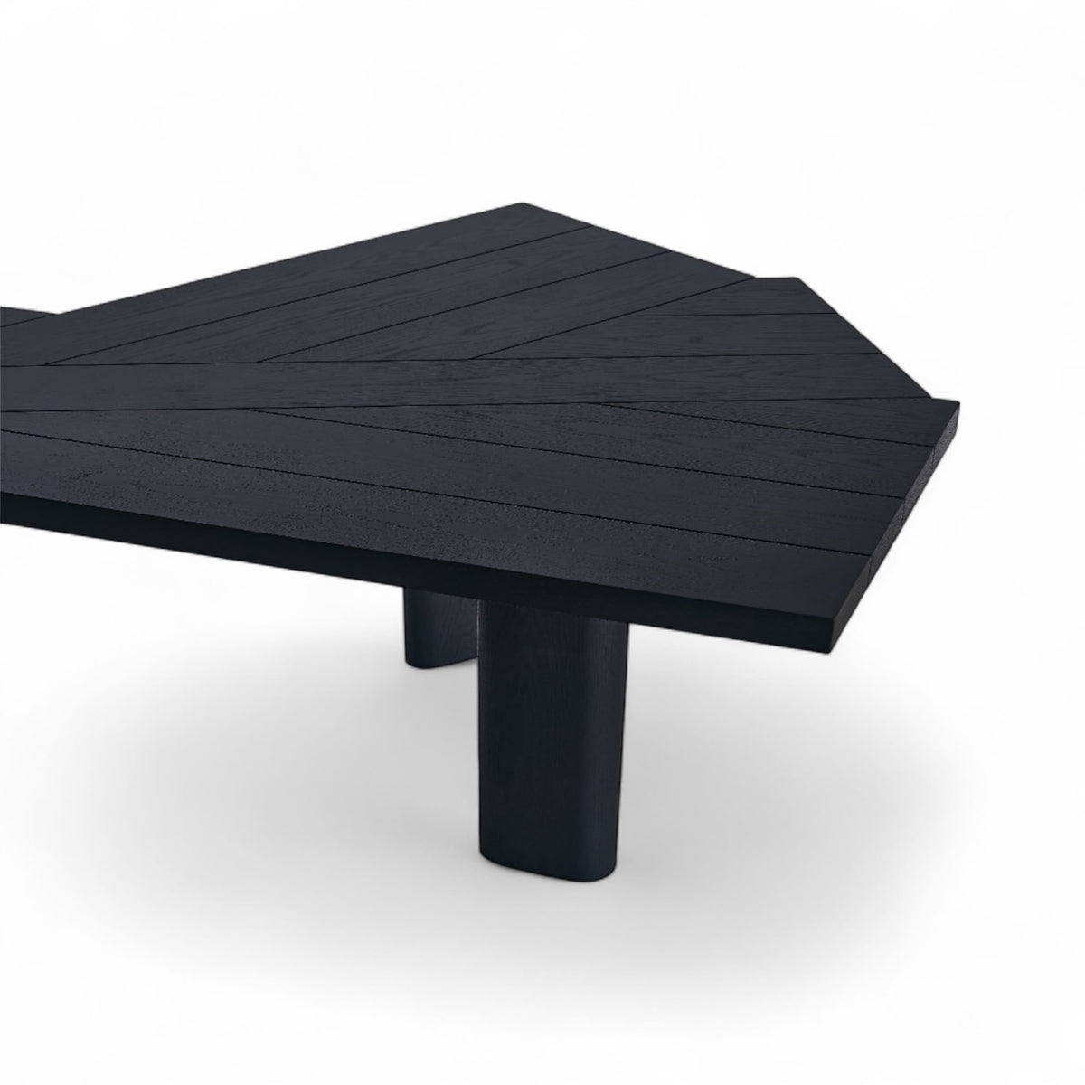 Ventaglio Desk Table - balanced proportions