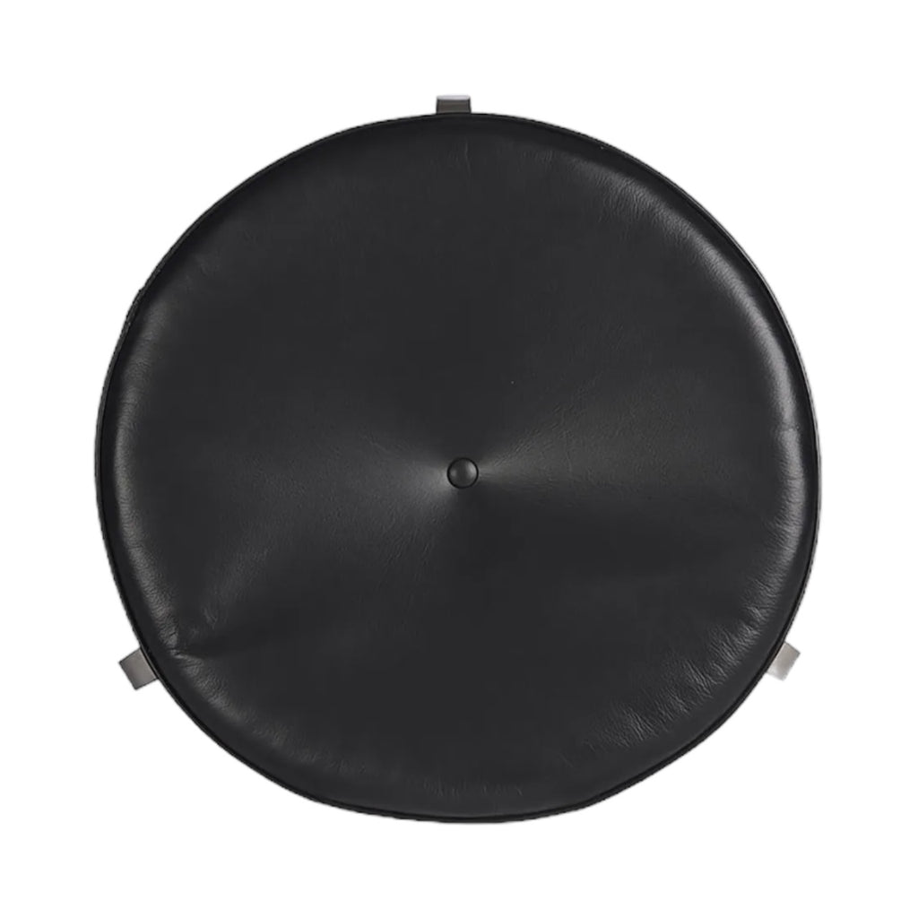 PK33 Stool - round seat on slim legs