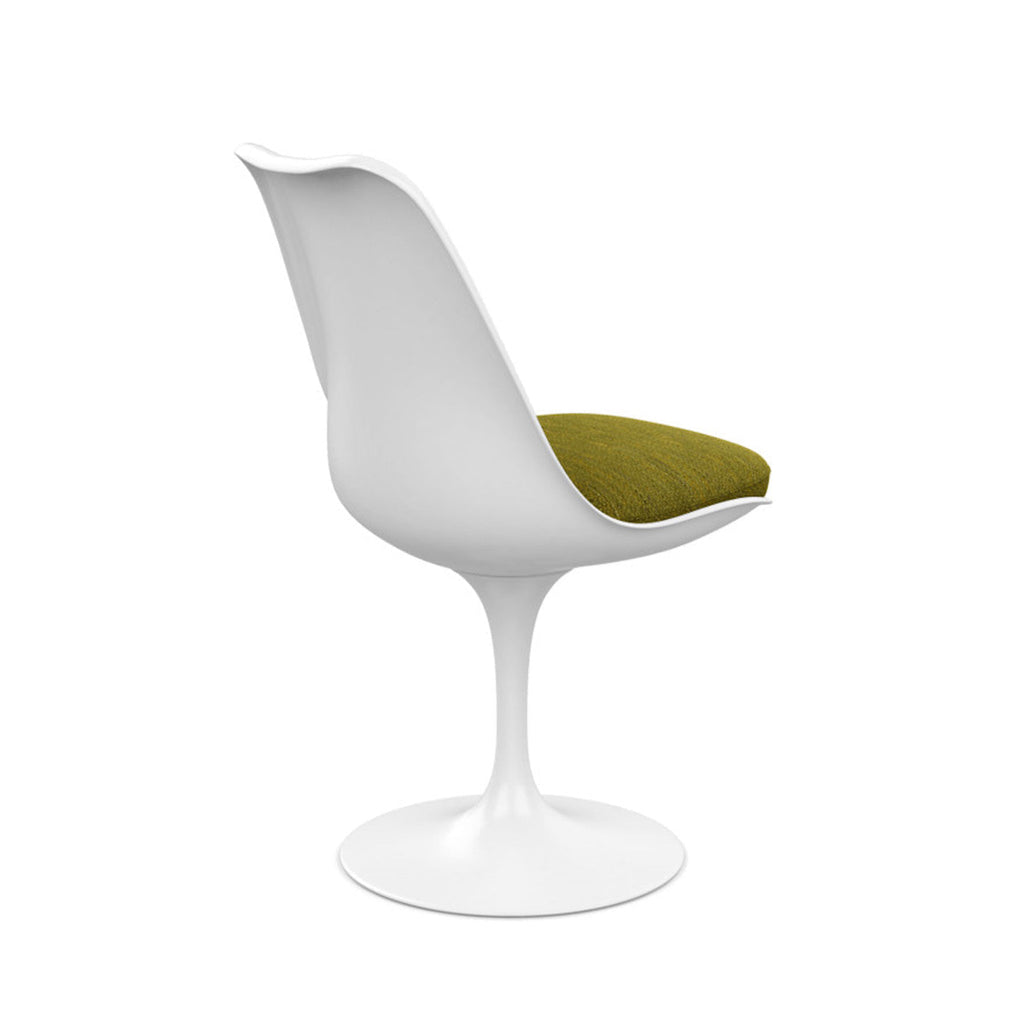Pedestal Chair - black or white shell