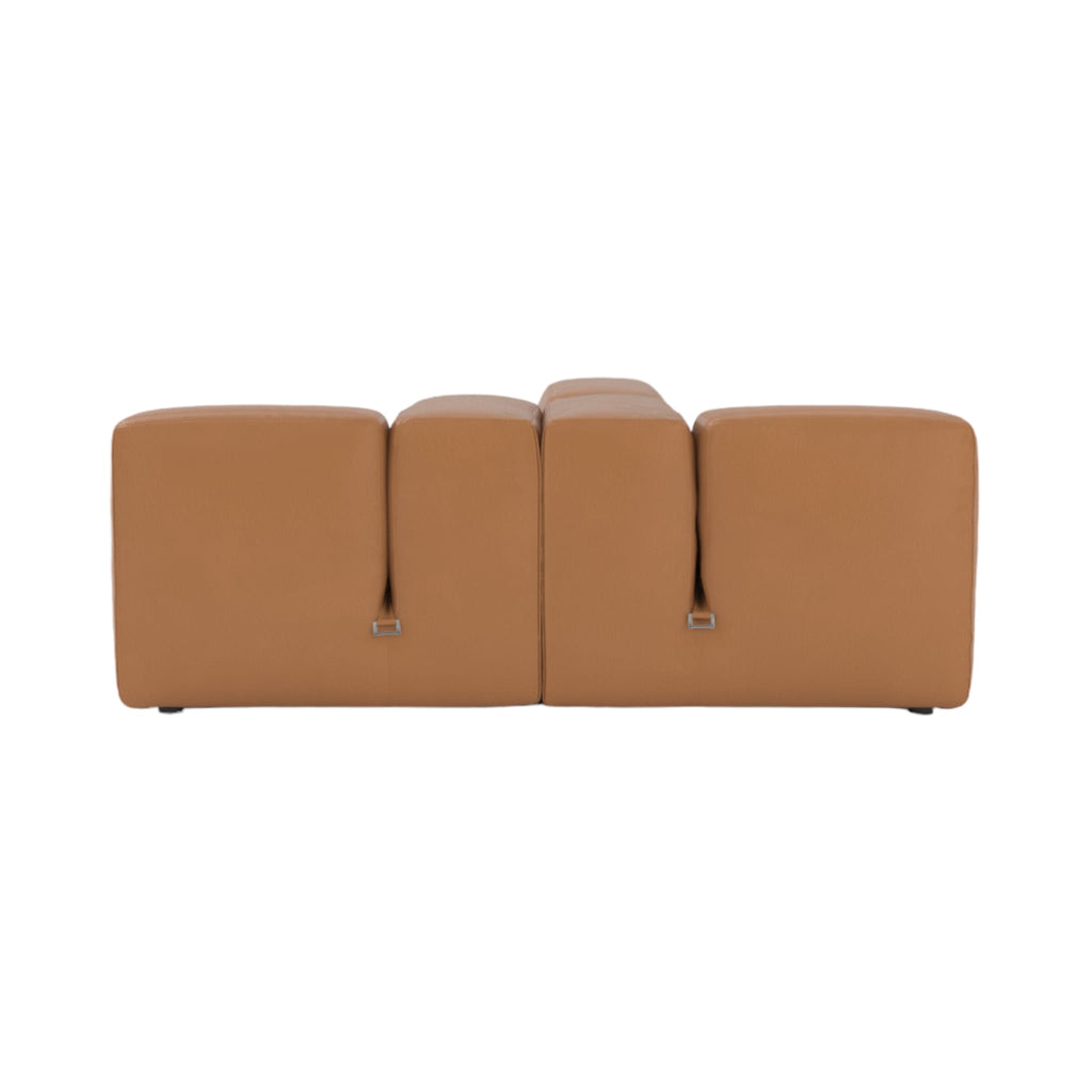 Le Mura Sofa Comb 4 - floor-hugging platform and rounded volumes