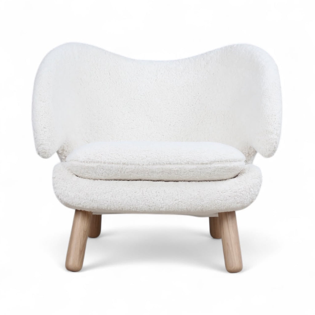 Pelican Chair - short wooden legs