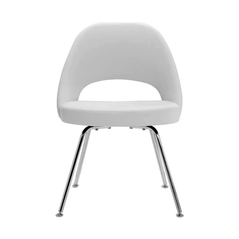 Saarinen Executive Chair - balanced proportions