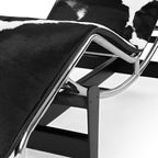 LC4 Chaise Longue - chaise longue for reading corners