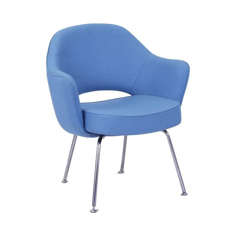 Saarinen Executive Armchair - balanced proportions