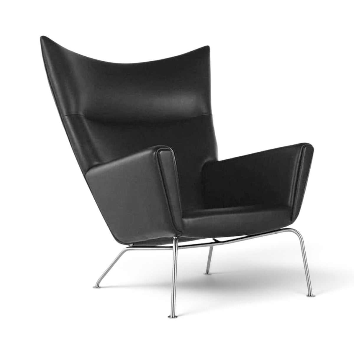 CH445 Wing Chair in leather - three-quarter angle